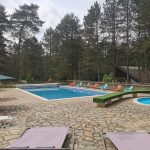 Camping nature avec piscine spacieuse