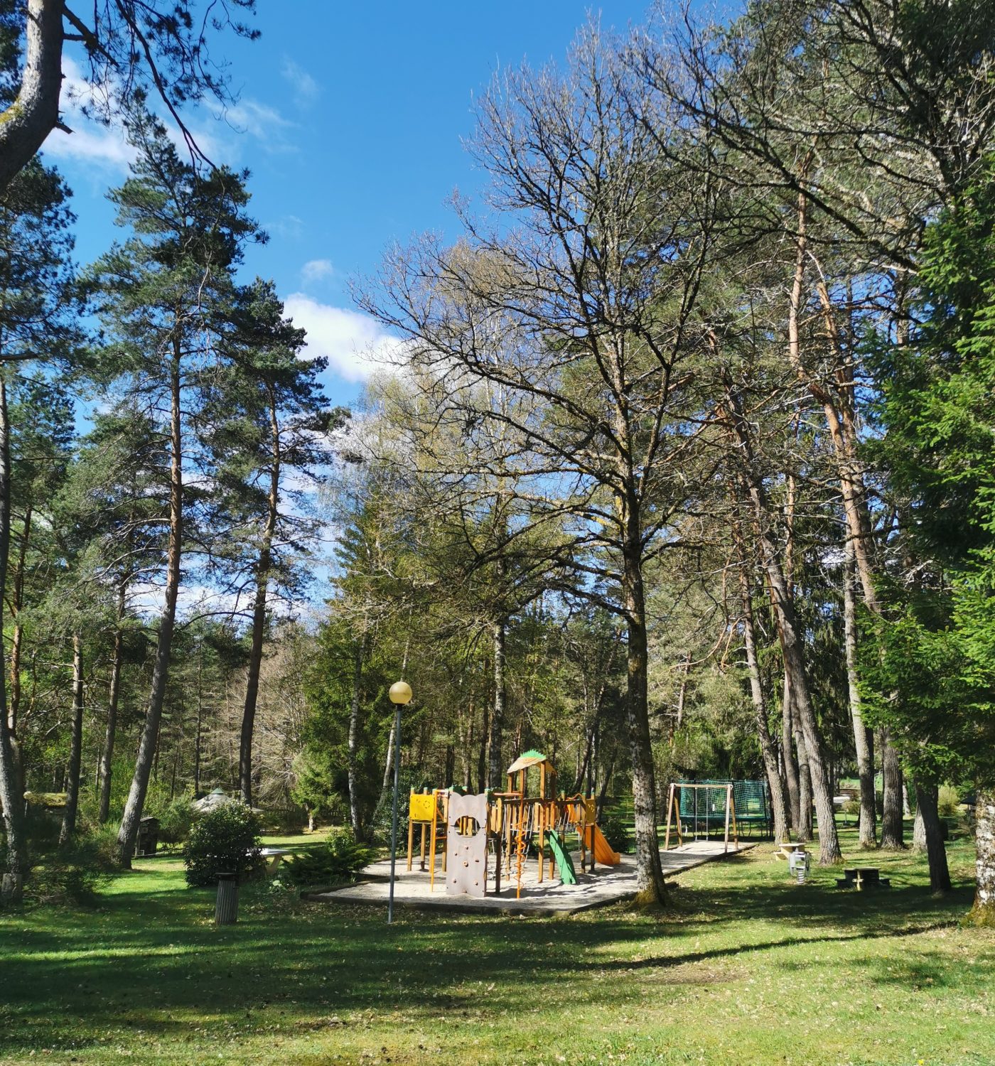 Jeux enfant extérieurs camping corrèze