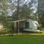 Emplacement camping ombragé