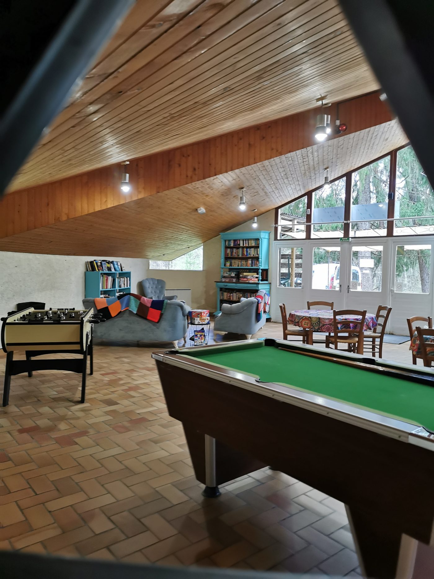 Salle de jeux intérieure camping corrèze